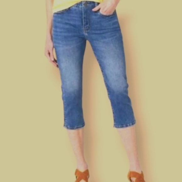 👖 Comfortable Cropped Stretch Jeans by St Johns Bay - Picture 1 of 5